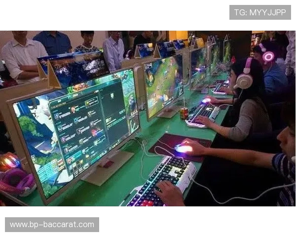 女孩子第一次走进网吧如何顺利打游戏并融入玩家圈子 女孩子第一次走进网吧如何顺利打游戏并融入玩家圈子